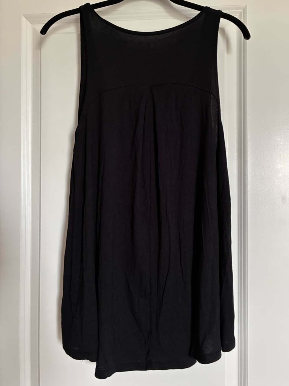 American Eagle Outfitters Black Scoop Neck Tank - Picture 3 of 8